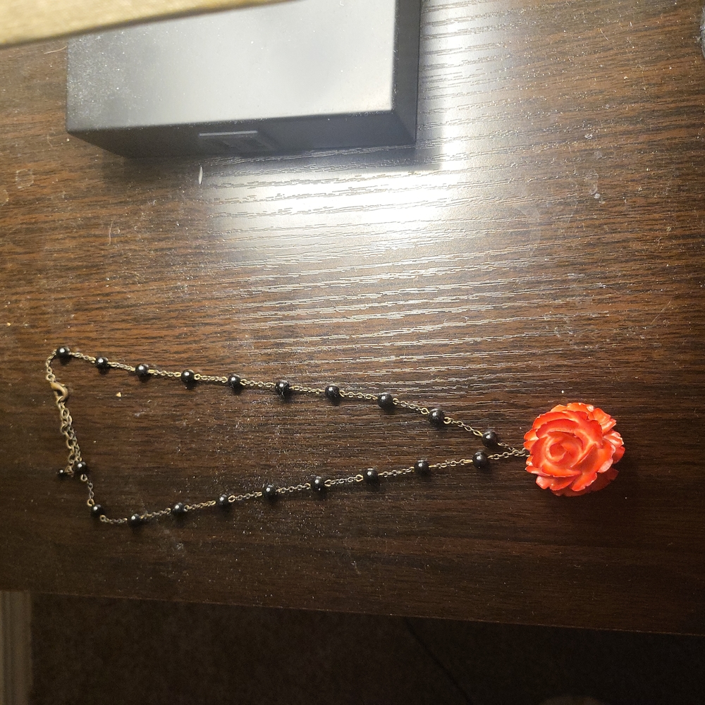 Necklace red and black